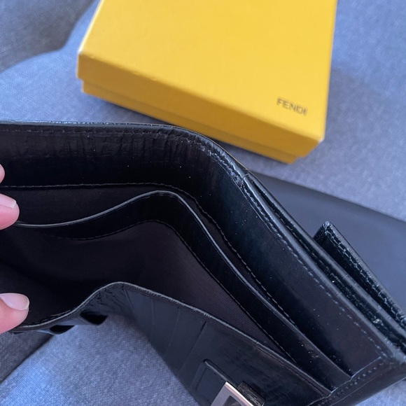 FENDI Zucca Medium Bifold wallet - Picture 5 of 10